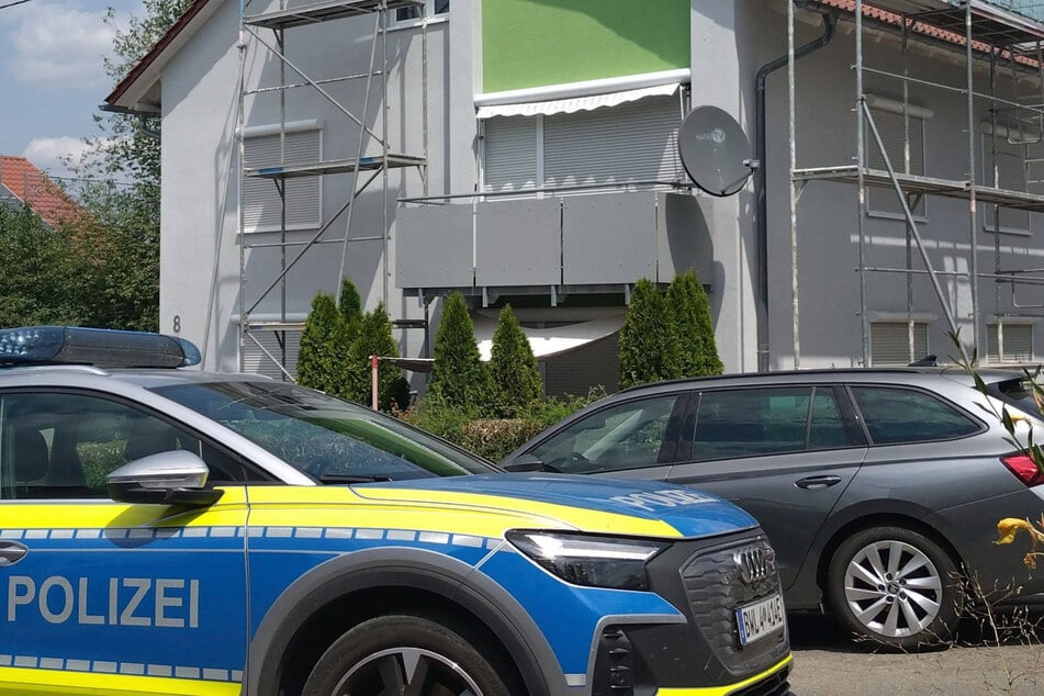 Die Polizei rückte zur Unterstützung der Rettungsaktion an.