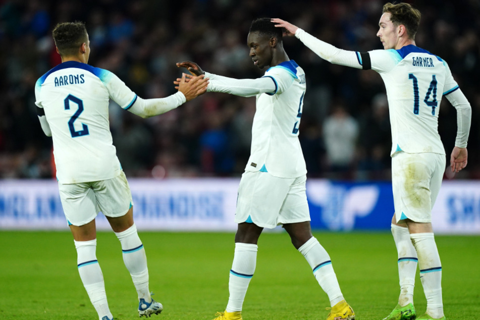 Folarin Balogun (21, M.) bejubelt seinen Treffer für die U21-Auswahl Englands zum zwischenzeitlichen 1:1 gegen Deutschland.