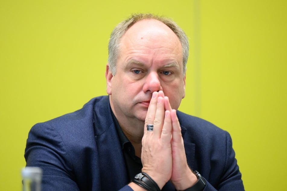 OB Dirk Hilbert (54, FDP) hat mit drastisch steigenden Sozialausgaben zu kämpfen.