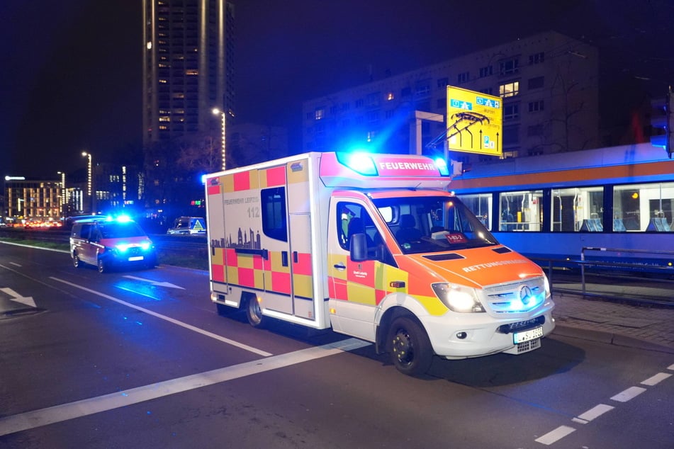 Ein Krankenwagen brachte den Verletzten in ein nahes Krankenhaus.