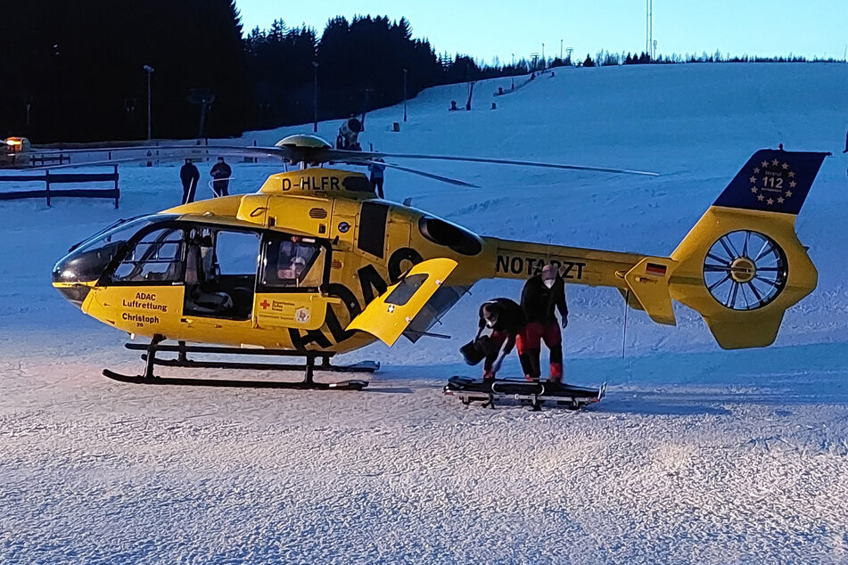 Das Kind musste mit dem Rettungshubschrauber ins Zwickauer Krankenhaus geflogen werden.