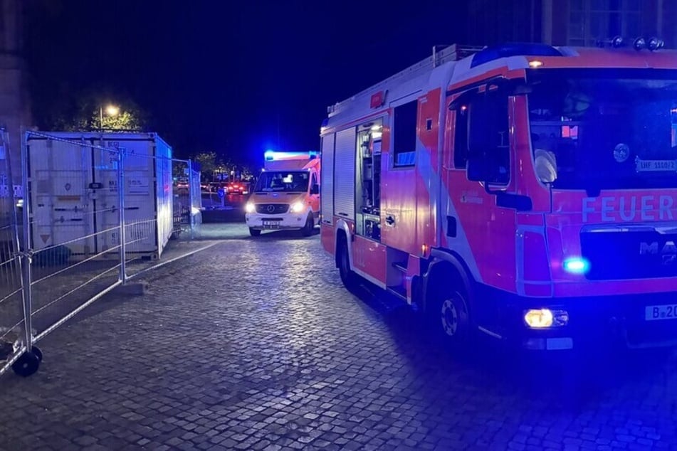 Die Feuerwehr wurde zum Berliner Schloss alarmiert.