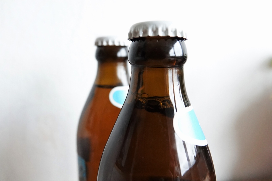 In München läuft der Streit um den Inhalt eines Bierflaschen-Etiketts vor Gericht weiter. (Symbolbild)
