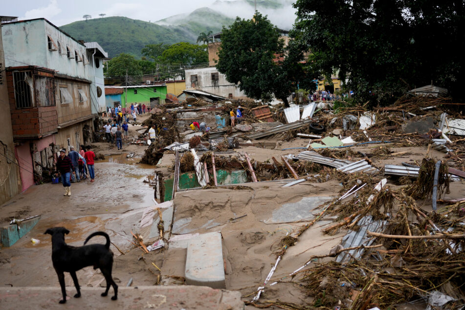 Mehr als 390.000 Menschen in 29 Provinzen des südostasiatischen Inselstaates seien von den Regenfällen außerhalb der Monsunzeit betroffen. (Symbolbild)