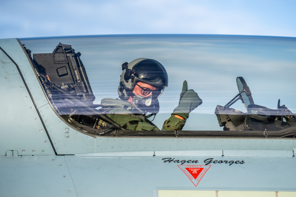 Der CDU-Boss besuchte im Juni den Luftwaffenstützpunkt Laage.