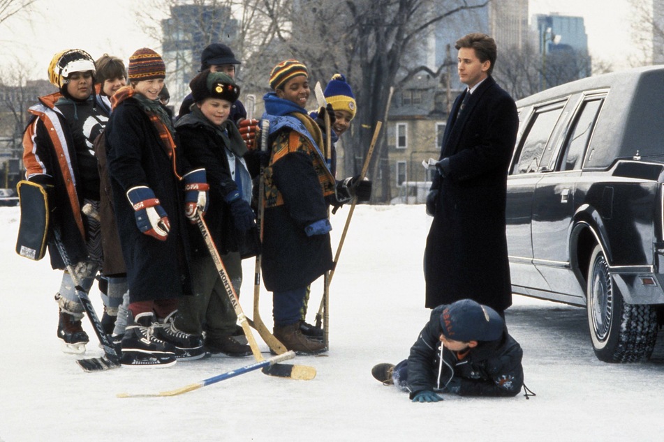 The Mighty Ducks, a huge success in 1992, is returning to the screen.