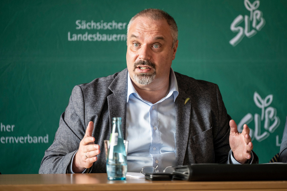 Bauernpräsident Torsten Krawcyk (48) hat den Rücktritt des Landwirtschaftsministers gefordert, sollte bis Ende Januar keine Kohle auf dem Konto sein.