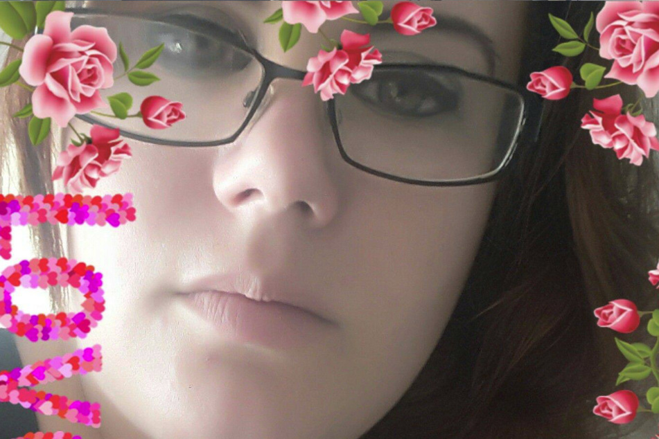 Blumiges Facebook-Foto, aber alles andere als rosige Stimmung bei Jasmine Frank.