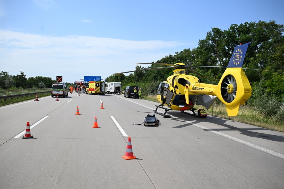 Auch ein Rettungshubschrauber rückte an.