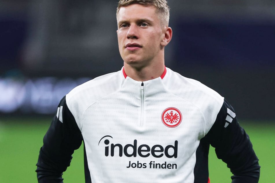Abwehrspieler Elias Baum (19) fällt bei Eintracht Frankfurt wegen einer Verletzung für längere Zeit aus.