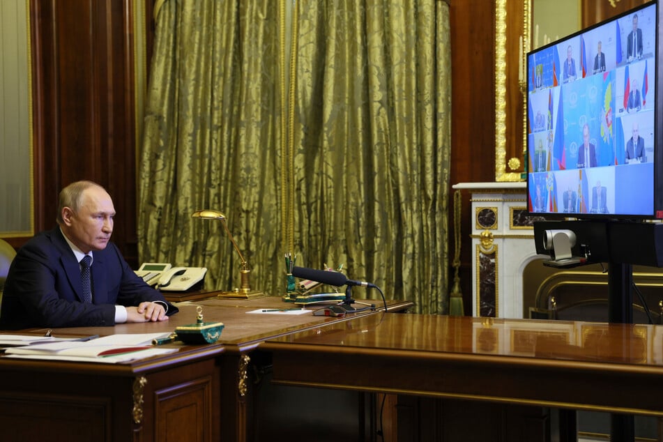 Der russische Präsident Wladimir Putin (70) bei der Videokonferenz.