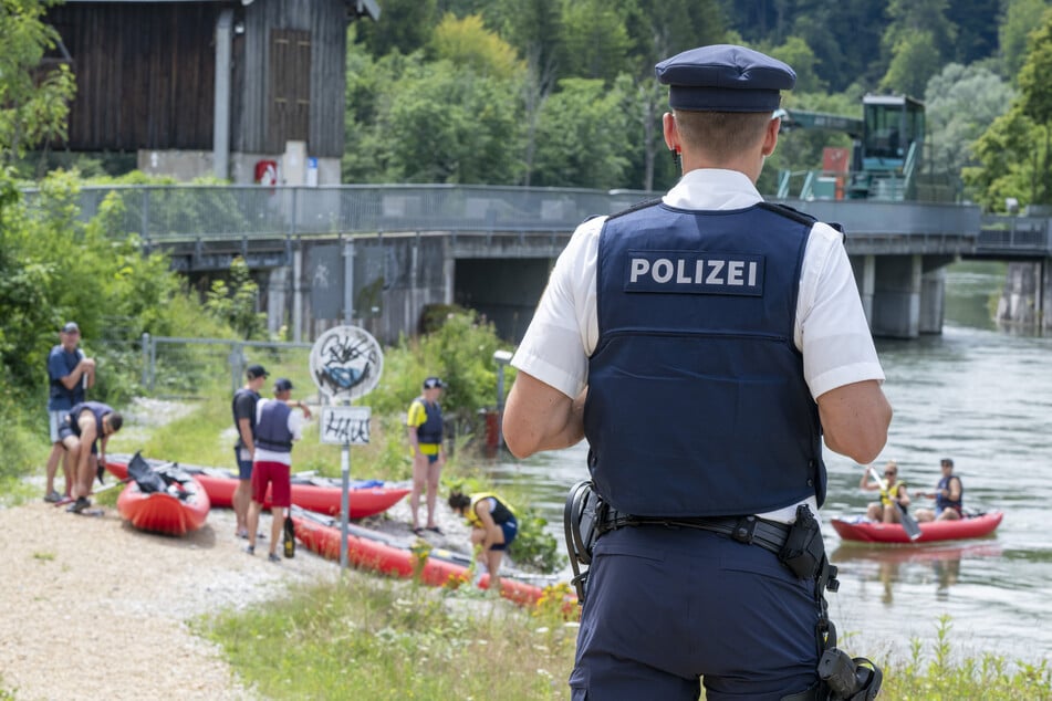München: Ballermann auf der Isar? Polizei nimmt Schlauchboot-Partys ins Visier