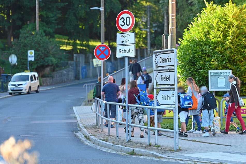 Zum Schulstart war auch an der Kirchner-Grundschule in Wittgensdorf viel los.