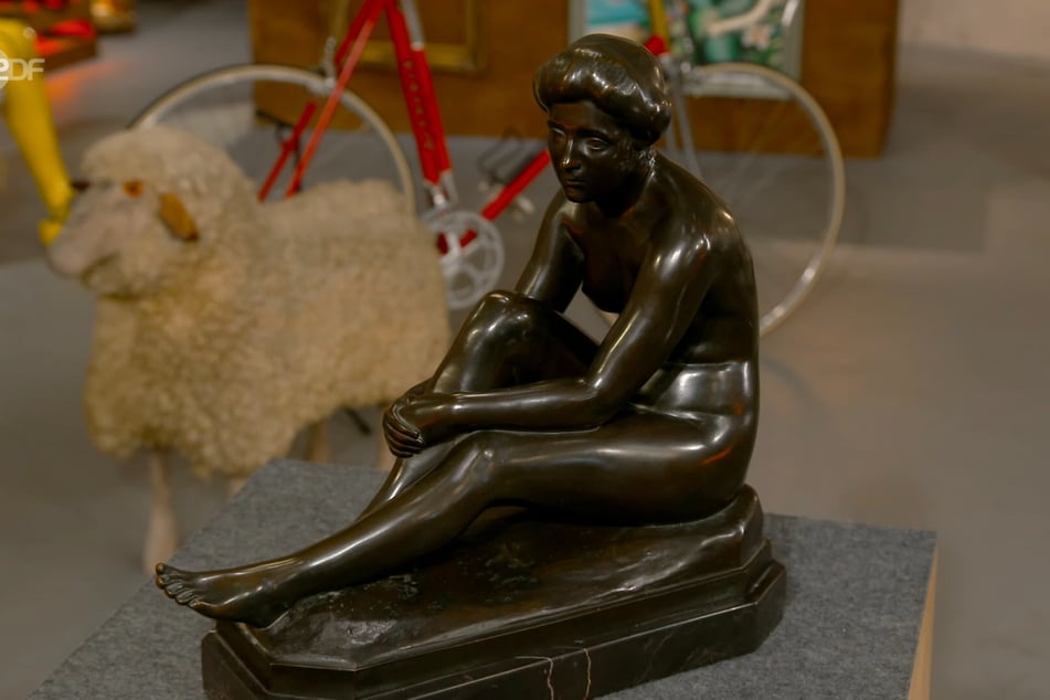 Die Statue wurde zwischen 1910 und 1915 vom Bildhauer und Hochschullehrer Harry Liebmann angefertigt.