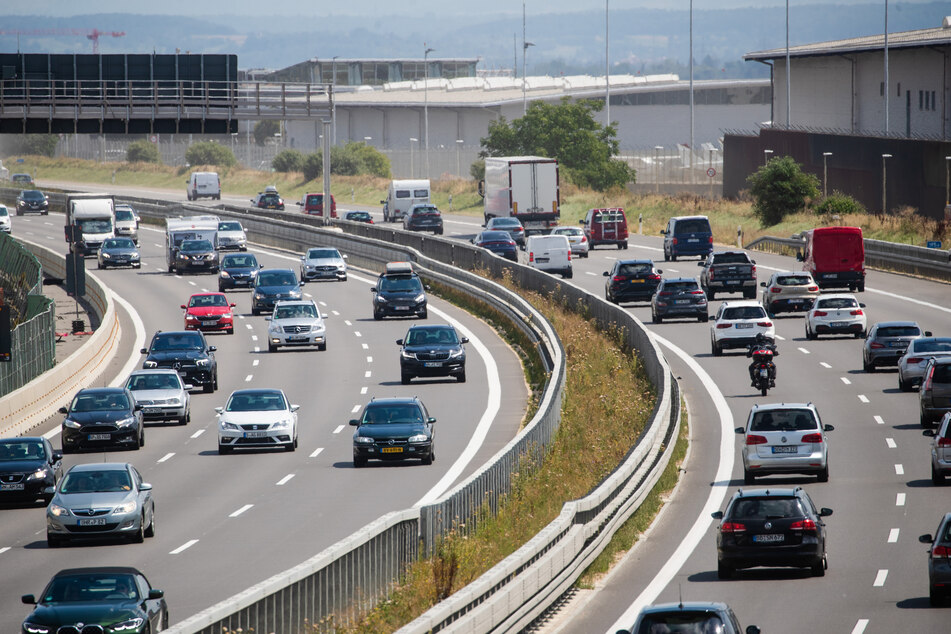 Auch auf den Autobahnen in Nordrhein-Westfalen kam es zu keinen nennenswerten Verzögerungen aufgrund von An- und Rückreiseströmen.