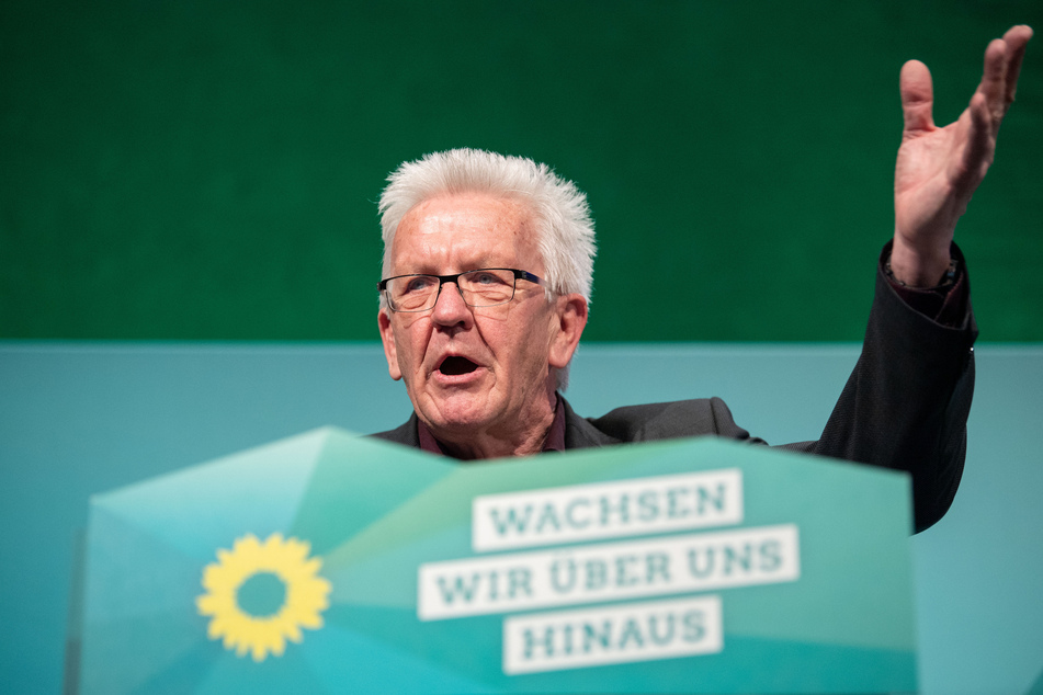 Es könne durchaus Unterschiede in der Pandemiebekämpfung geben, da auch die Inzidenzen unterschiedlich seien, sagte Winfried Kretschmann (72, Grüne). "Diesen Einheitswahn teile ich überhaupt nicht." Wichtig sei, dass man bei zentralen Dingen zusammenbleibe. Kleine Abweichungen spielten pandemisch keine Rolle.