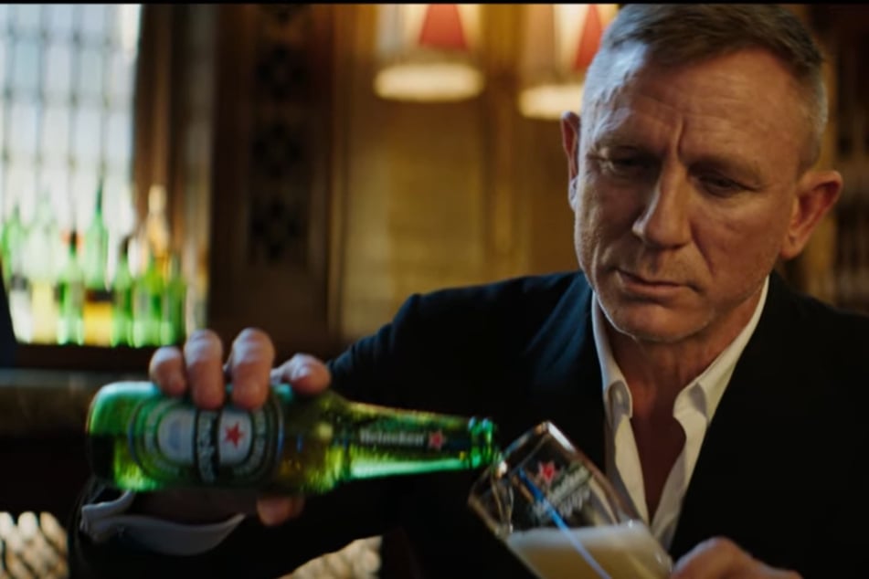 "James-Bond"-Schauspieler Daniel Craig witzelt in Werbung über späten Starttermin