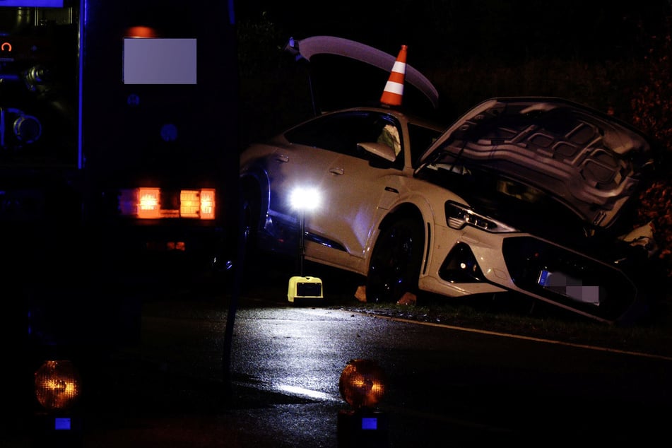 Der Audi war auf der K203 in Großheide in ein entgegenkommendes Auto gekracht.