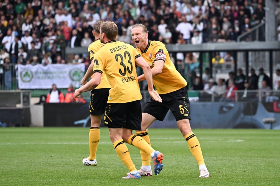Christoph Daferner (l.) mit der schnellen Antwort für Dynamo.