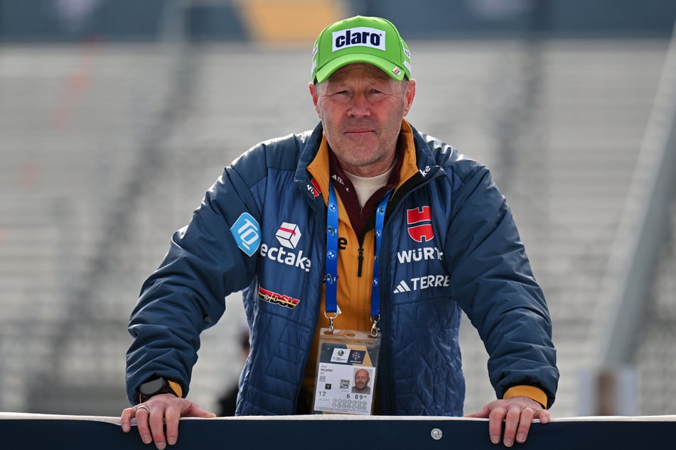 Biathlon-Cheftrainer Uroš Velepec (57) hat den Deutschen Skiverband um seine Freistellung gebeten.