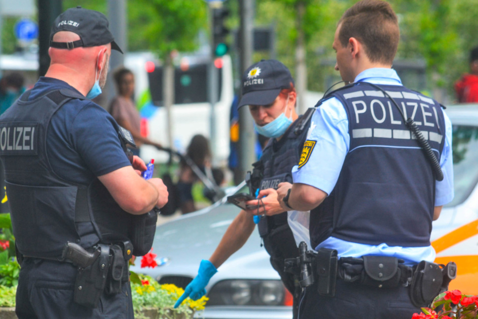Polizisten am Einsatzort.