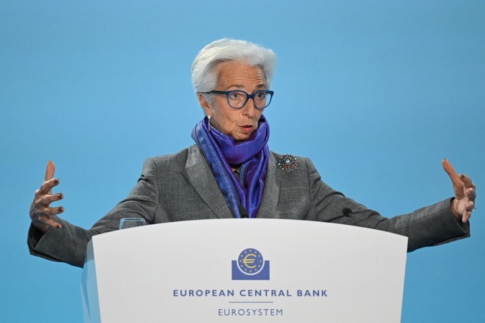 Christine Lagarde (66), Präsidentin der Europäischen Zentralbank (EZB), erklärte während der Pressekonferenz in der EZB-Zentrale, dass die Leitzinssätze um 0,5 Punkte erhöht werden.