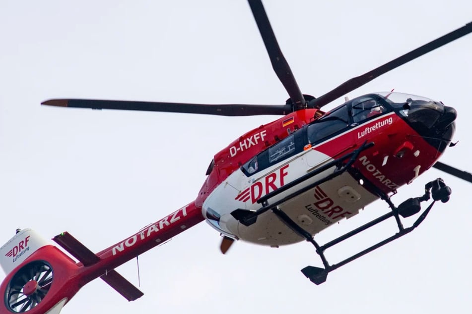 Der gestürzte Wanderer wurde in einem Rettungshubschrauber in ein Krankenhaus geflogen. (Symbolfoto)