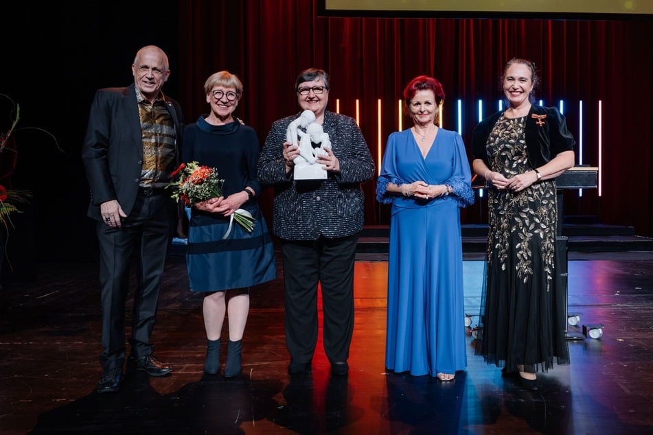 Der HOPE-Award ging an die Frauen- und Menschenrechtsorganisation SOLWODI - "Solidarity for Women in Distress".