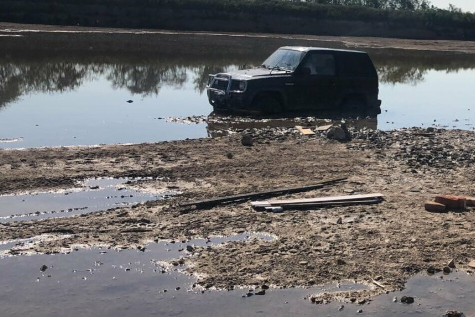 Fahranfänger will durch See fahren, dann geht plötzlich nichts mehr