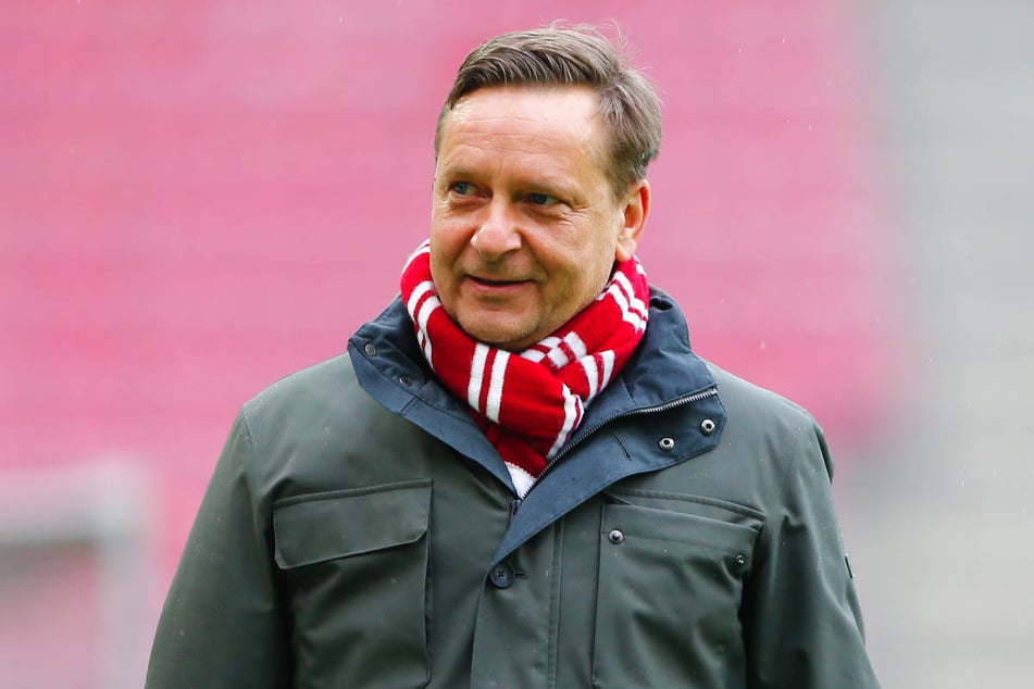 Union-Manager Horst Heldt (54) muss sich noch um einige Kaderbaustellen kümmern.