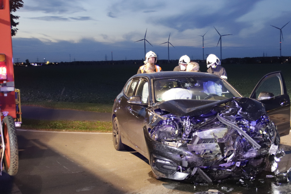 Heftiger Auto-Crash in Brandenburg: Drei Verletzte kommen ins Krankenhaus