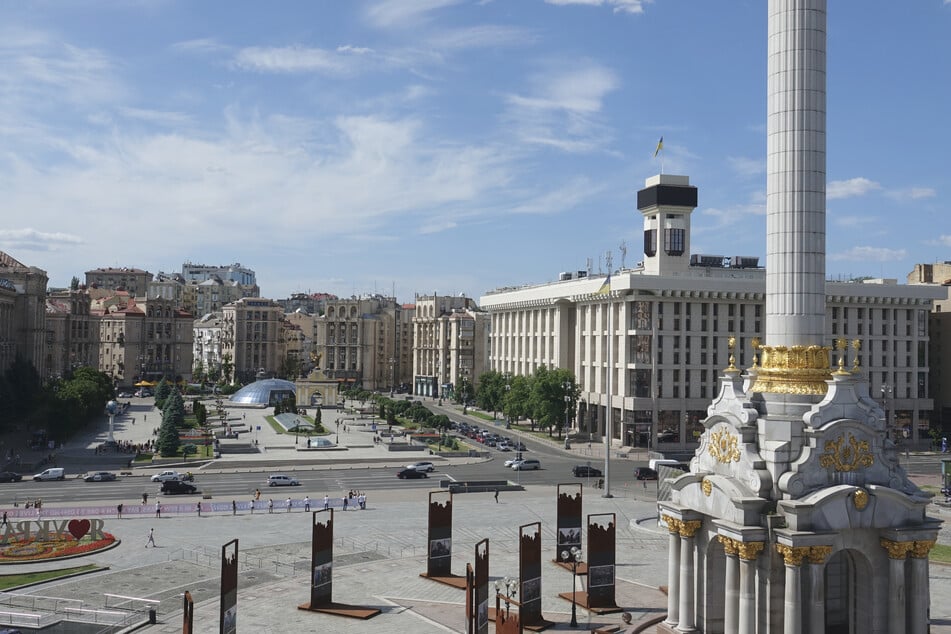 Der Unabhängigkeitsplatz (Maidan) in Kiew ist beinahe menschenleer. Ständig droht Gefahr aus der Luft. (Archivbild)