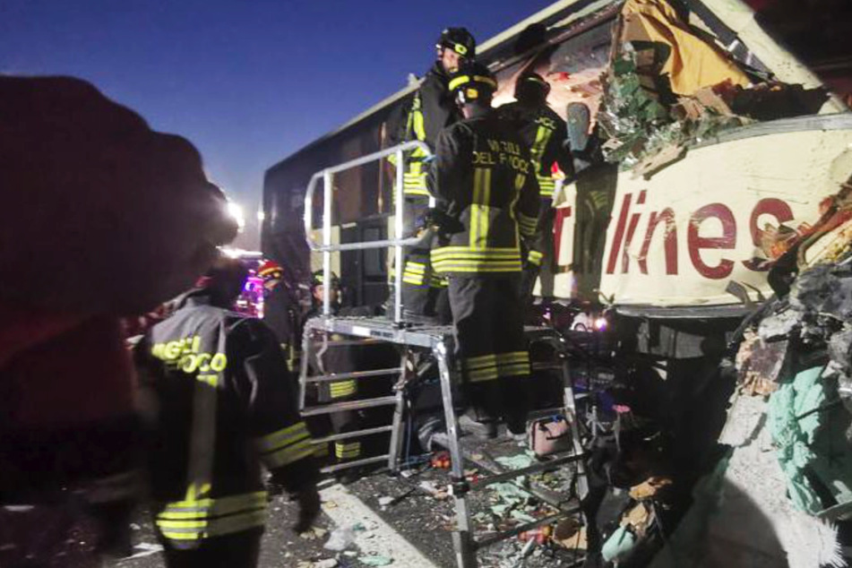 Schwerer Busunfall in Norditalien: Dutzende teils schwer verletzt!