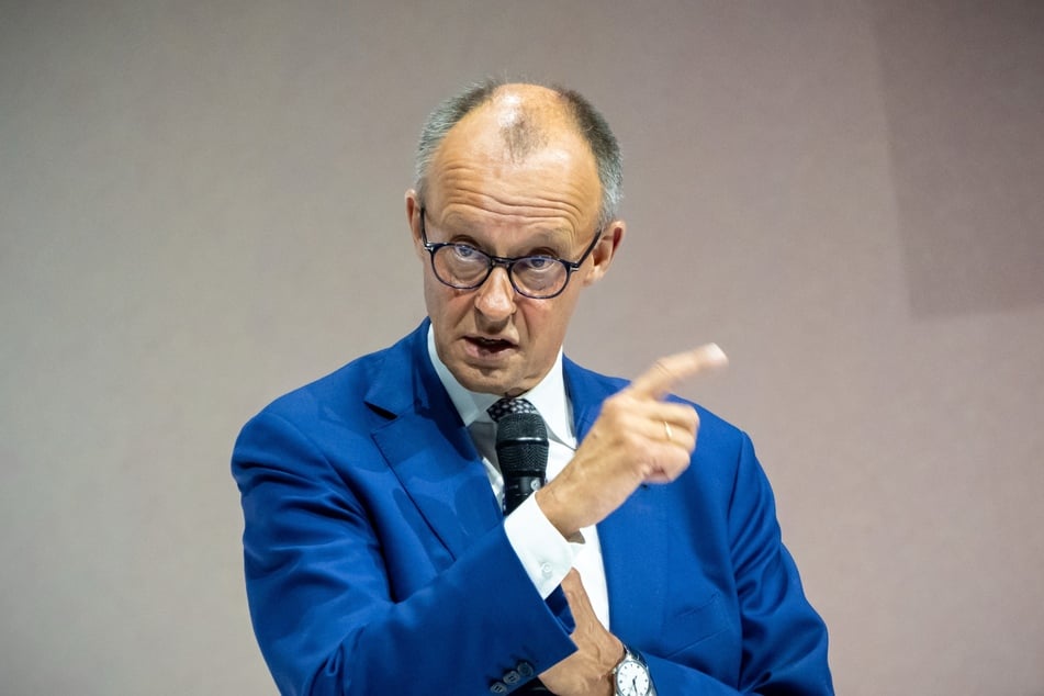 Bundeskanzler Friedrich Merz (69) lobte die mentale Stärke des DFB-Teams.