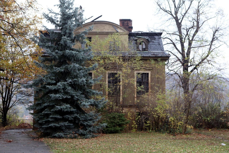 Die Villa im Jahr 2013, nachdem es im Gebäude gebrannt hatte.