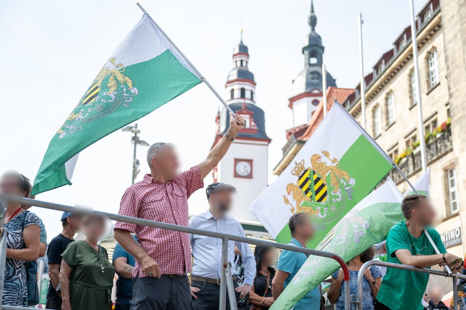 Die rechtsextremen "Freien Sachsen" planen für den heutigen Samstag eine Demo in Chemnitz. (Archivbild)