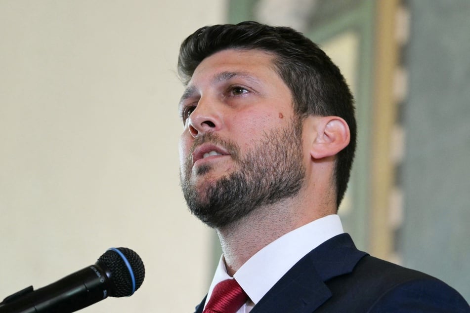 Generalstaatsanwalt James Uthmeier (38) geht gegen die KI-Giganten vor.
