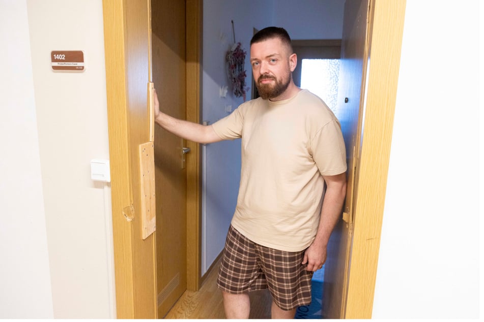 Stephans (34) Wohnung musste aufgebrochen werden. Nun stinkt sie nur noch.