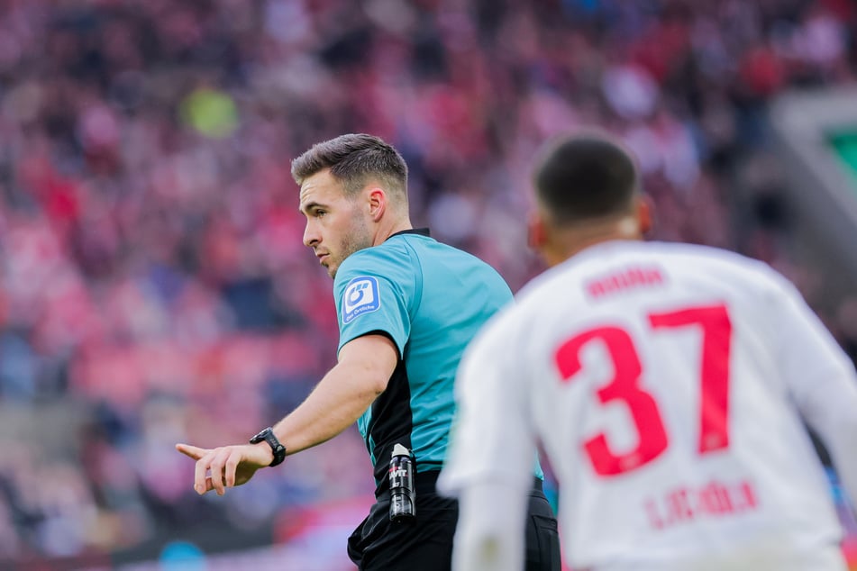 Tom Bauer (29) ist heute als Schiri im Einsatz.