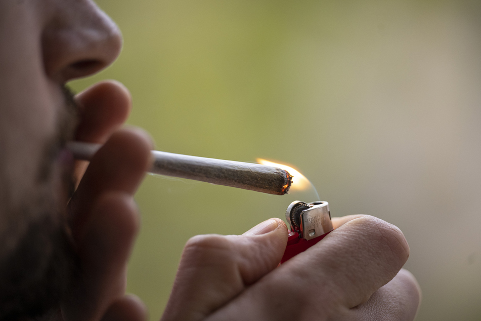 "Ab Inkrafttreten am 1. April 2024 können Erwachsene in Deutschland legal einen Joint rauchen", so die Bundesregierung. (Symbolbild)