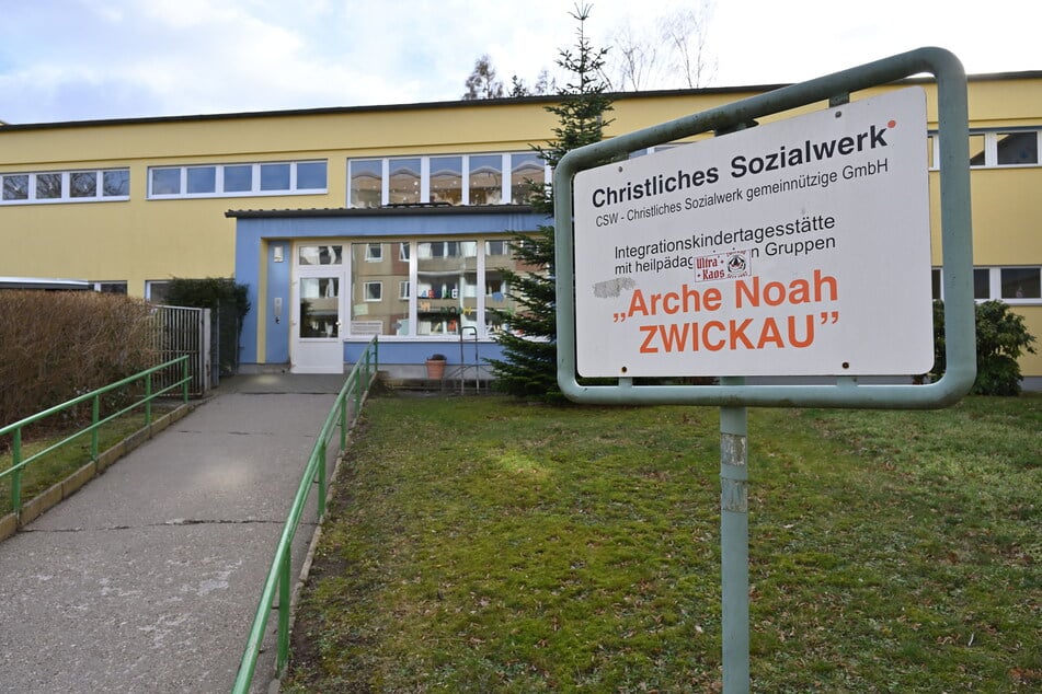 Das Christliche Sozialwerk will die Kita "Arche Noah" in Zwickau-Neuplanitz ab Sommer schließen, Eltern haben eine Petition gestartet.