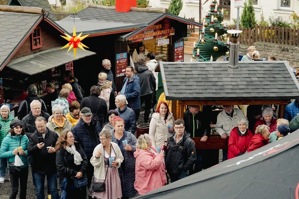 Der Seiffener Sternenmarkt stimmt die Besucher auch in diesem Jahr wieder auf die Adventszeit ein.