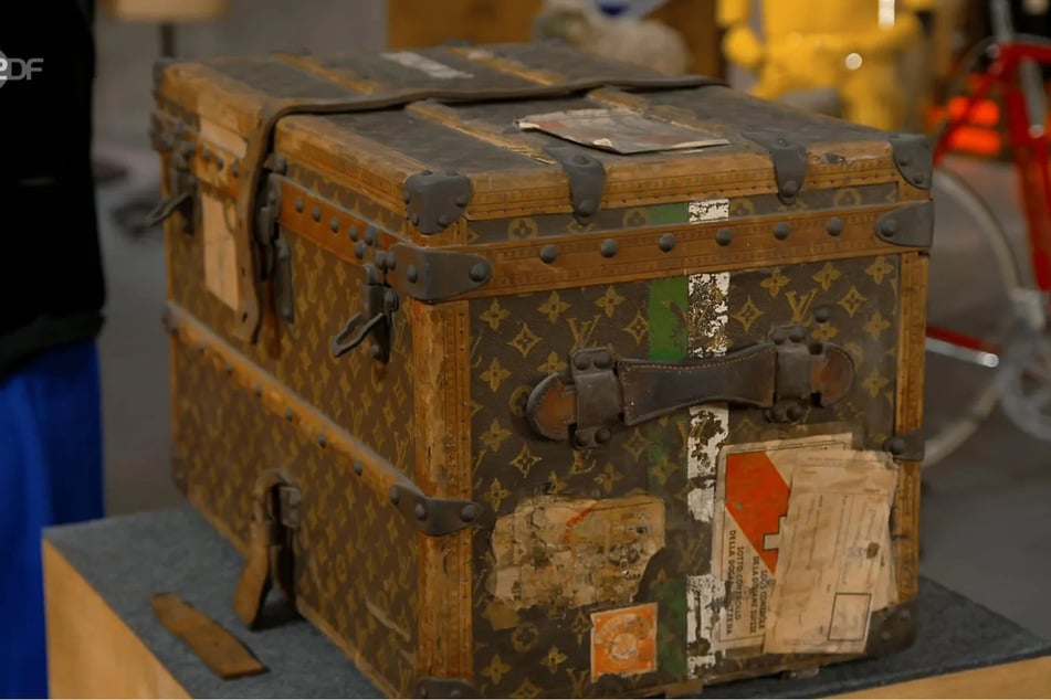 Dieser Koffer von Louis Vuitton steht in der ZDF-Kultshow zum Verkauf.