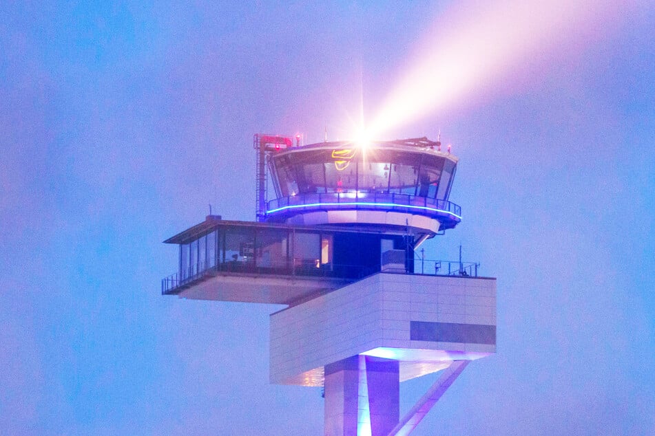 Am Frankfurter Flughafen ist am Freitag eine Drohne gesichtet worden. (Archivfoto)