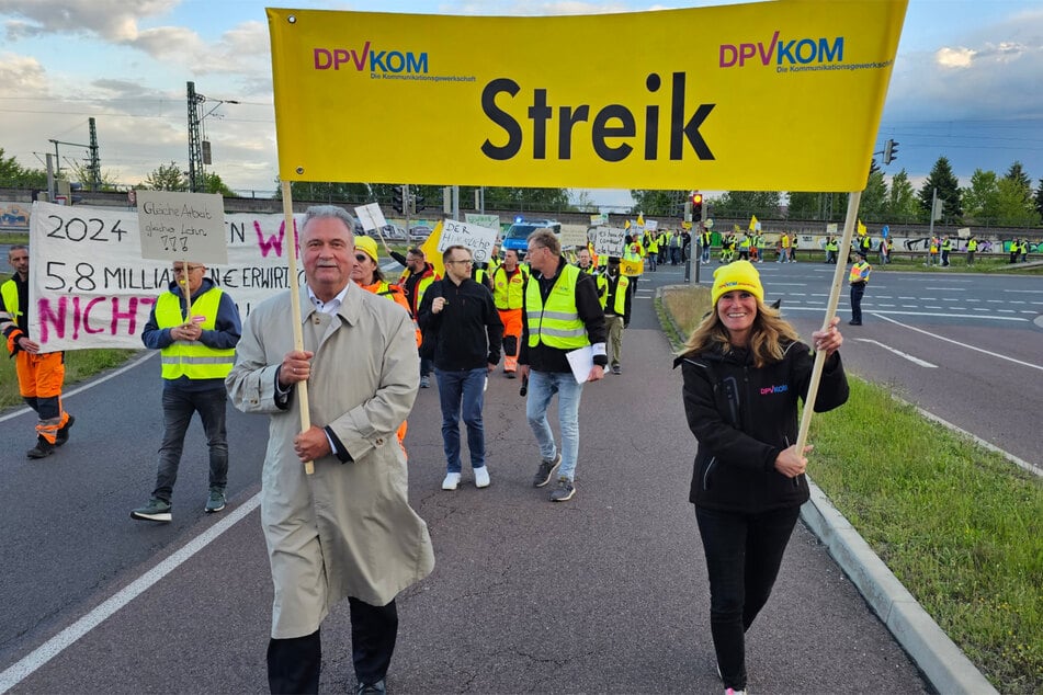 Der ehemalige GDL-Bundesvorsitzende Claus Weselsky (66) sprach bei einer Kundgebung zu den Streikenden.