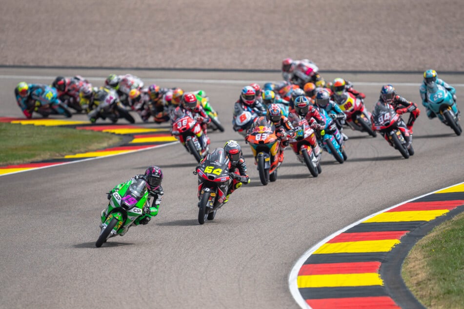 Im Juli düsen die schnellsten Maschinen der Welt über den Sachsenring.