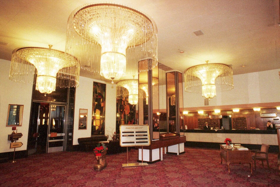 Das Haus galt aufgrund seiner luxuriösen und individuellen Inneneinrichtung als eines der schönsten Hotels des Landes. Niemand ahnte, was hier hinter verschlossenen Türen geschehen war.