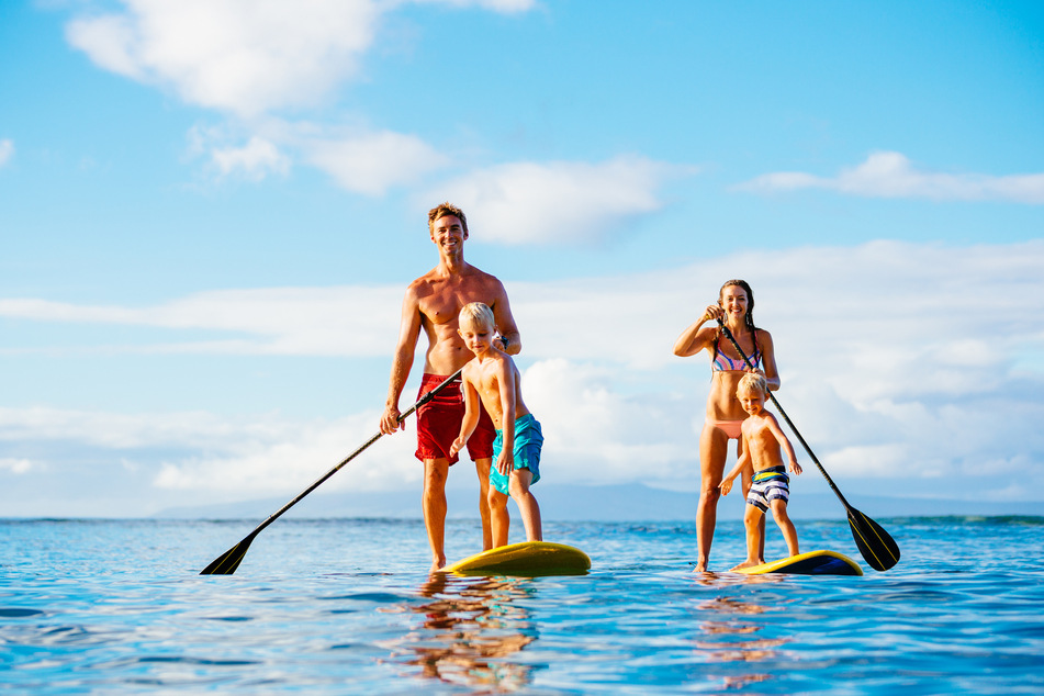 Wer mal Stand-up-Paddling probieren will, ist auf dem Stausee Oberrabenstein richtig.