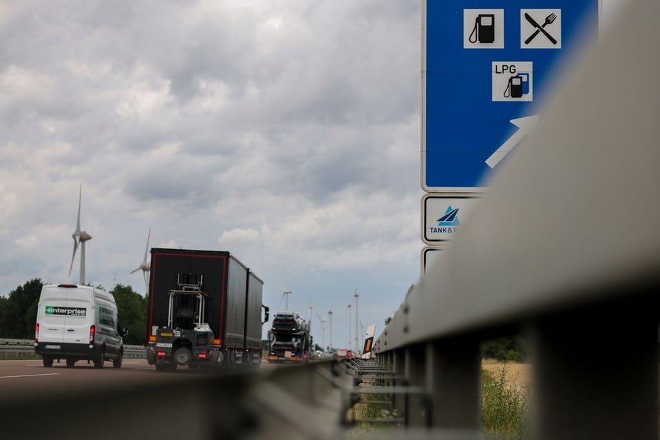 Von der Autobahn abfahren lohnt sich laut ADAC, besonders in Baden-Württemberg. (Symbolfoto)