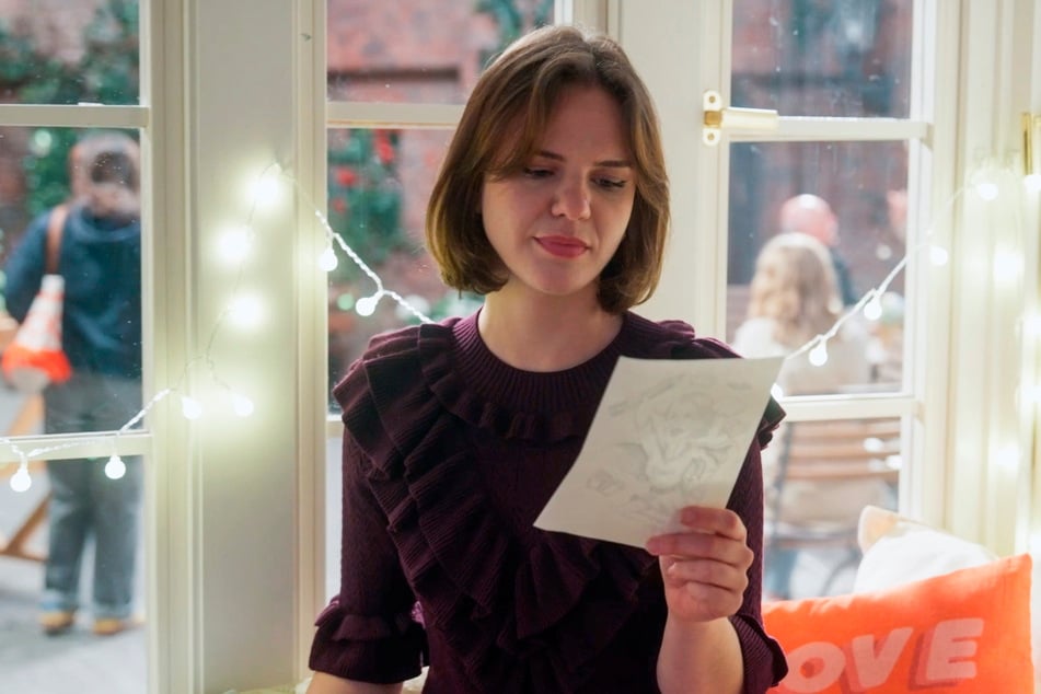 Obwohl Jess (Juana Nagel, 29) es versucht, kann sie ihre Gefühle für Daniel nicht unterdrücken.